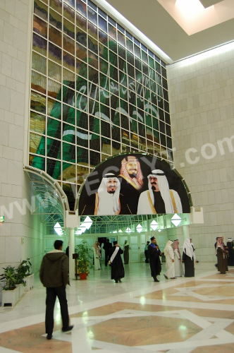 مدخل مركز الملك فهد الثفافي اللذي اقيم فيه حفل التخرج للدفعات 2007-2008-2009-2010